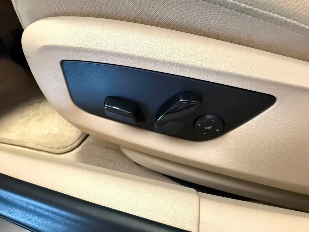 BMW 5-serie 530e iPerformance High Executive Luxury Li uit 2019, foto 20
