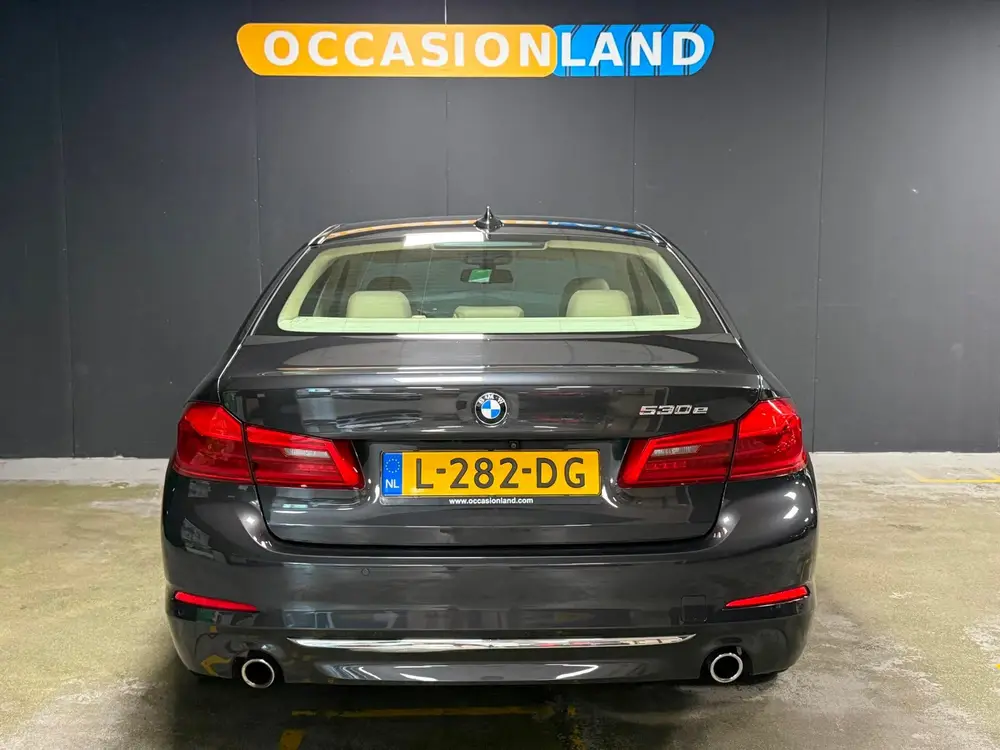 BMW 5-serie 530e iPerformance High Executive Luxury Li uit 2019, foto 6