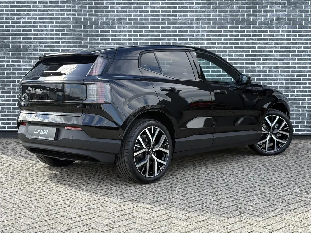 Volvo EX30 Single Motor Ext Range Plus Black Ed Europ uit 2026, foto 3