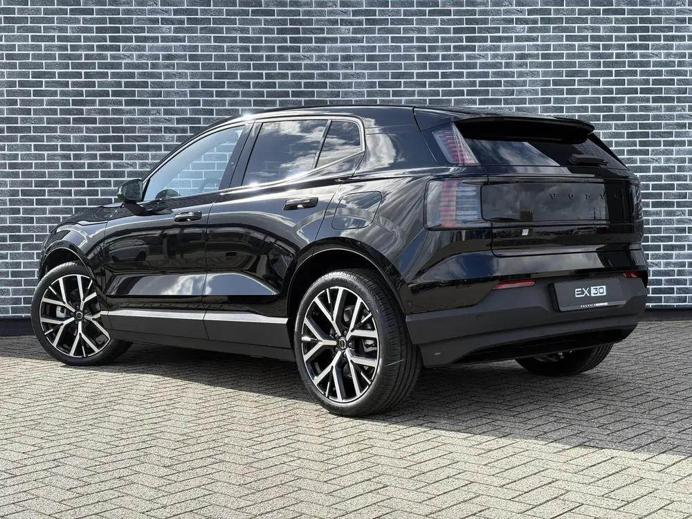 Volvo EX30 Single Motor Ext Range Plus Black Ed Europ uit 2026, foto 5
