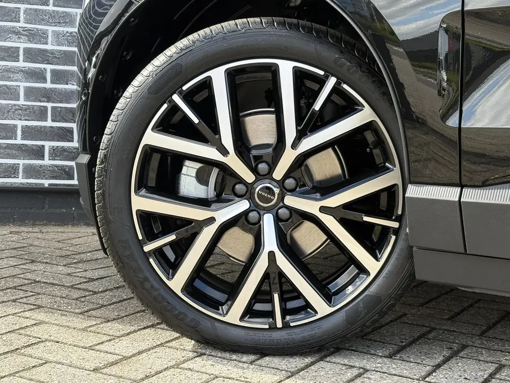 Volvo EX30 Single Motor Ext Range Plus Black Ed Europ uit 2026, foto 8
