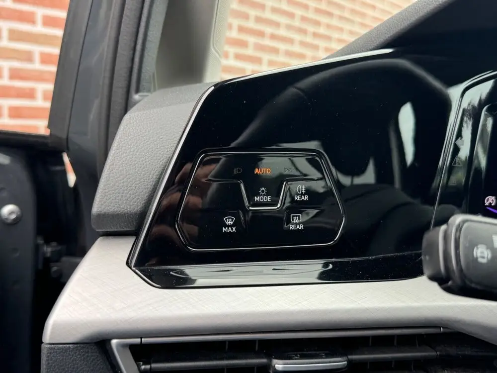 Volkswagen Golf 1.0 TSI | Life Business 5-Drs | Navi | Camer uit 2022, foto 19