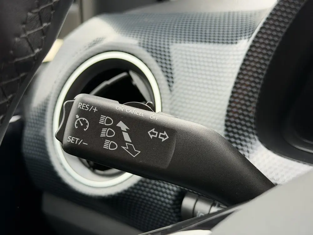 Volkswagen Up! 1.0 Climate Control Cruise Control Lichtmetal uit 2023, foto 13