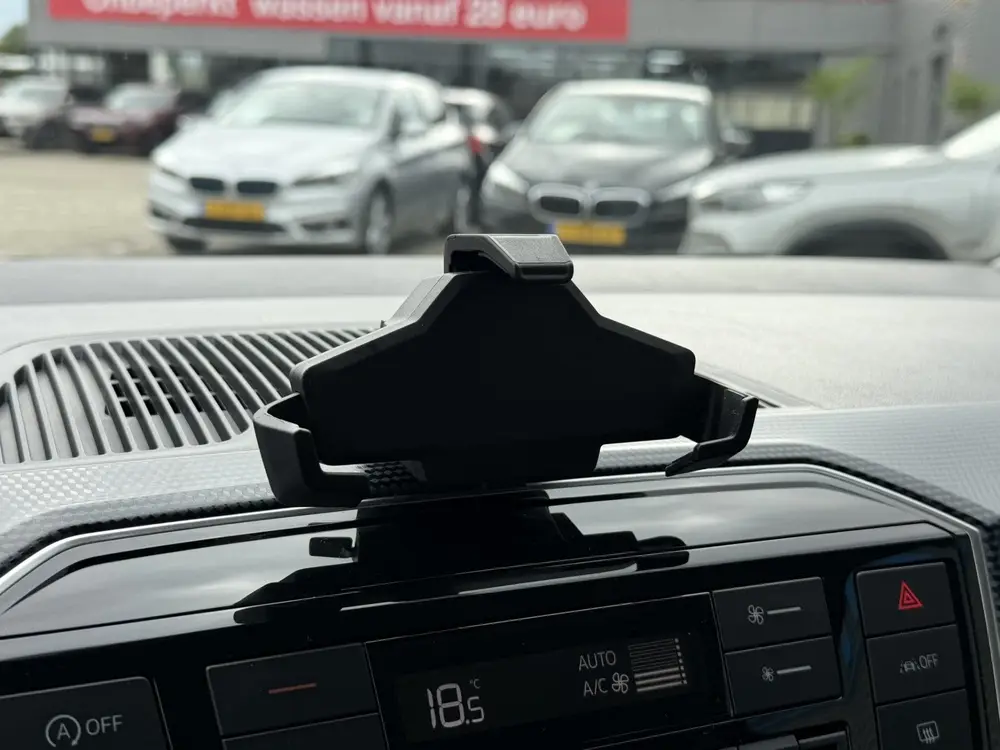 Volkswagen Up! 1.0 Climate Control Cruise Control Lichtmetal uit 2023, foto 20