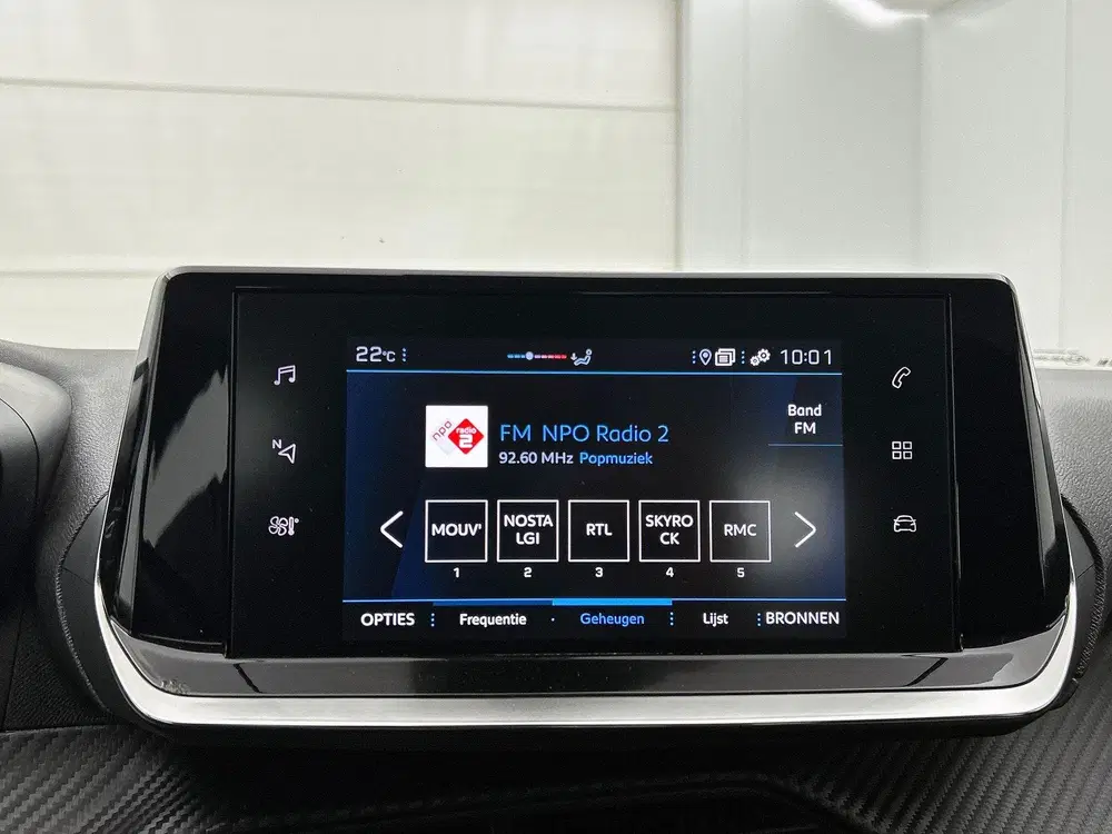 Peugeot 208 1.2 100pk AUT. Allure NAVI & CARPLAY uit 2022, foto 11