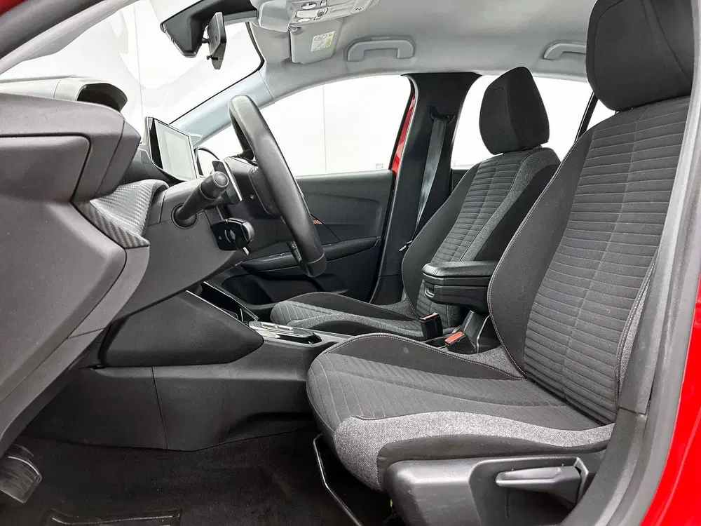 Peugeot 208 1.2 100pk AUT. Allure NAVI & CARPLAY uit 2022, foto 7