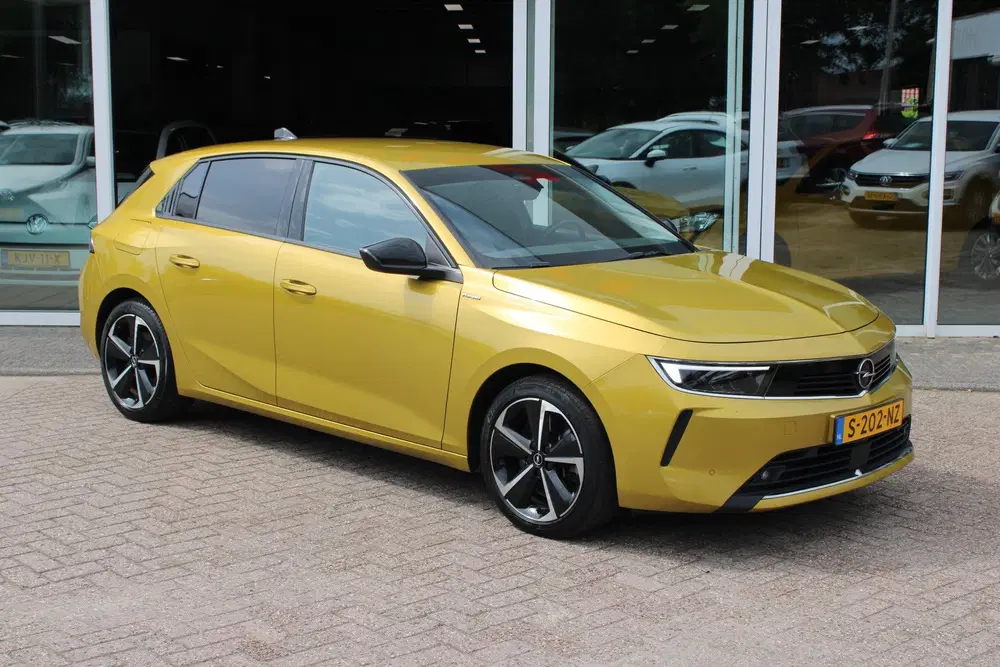 Opel Astra 1.6 Hybrid Business Edition (bj 2023 uit 2023, foto 2