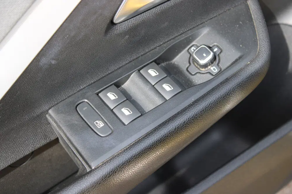 Opel Astra 1.6 Hybrid Business Edition (bj 2023 uit 2023, foto 6