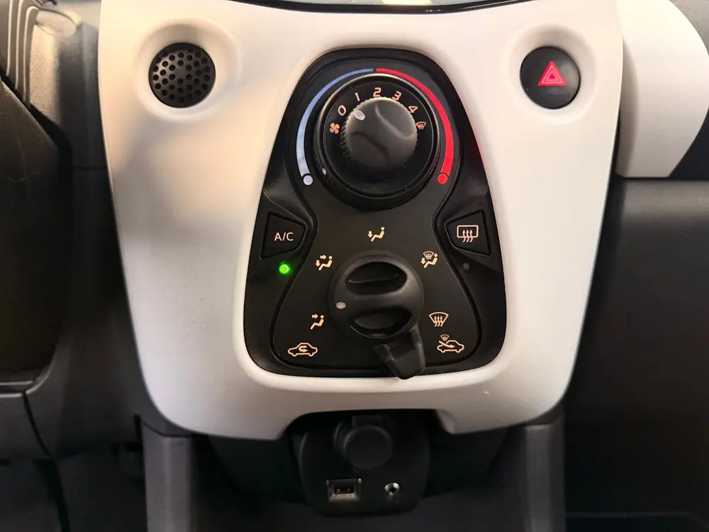 Citroën C1 Citroen C1 1.0 VTi Urban Ride I CAMERA I NAVI I CarPlay I uit 2019, foto 16