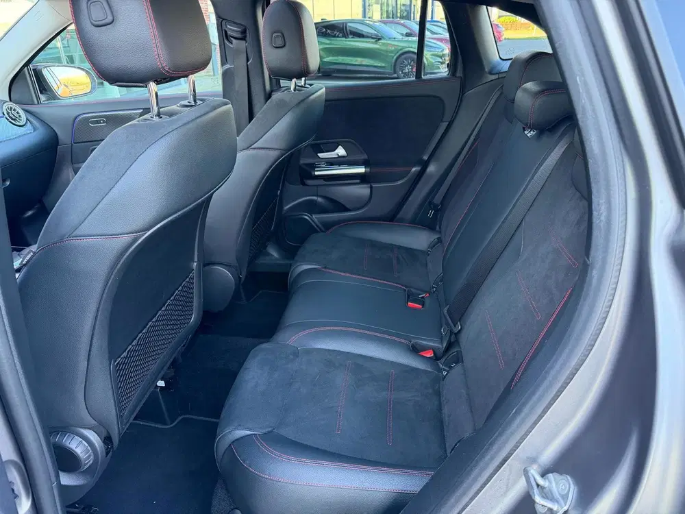 Mercedes-Benz GLA 250 e Business Solution AMG Limited uit 2021, foto 14