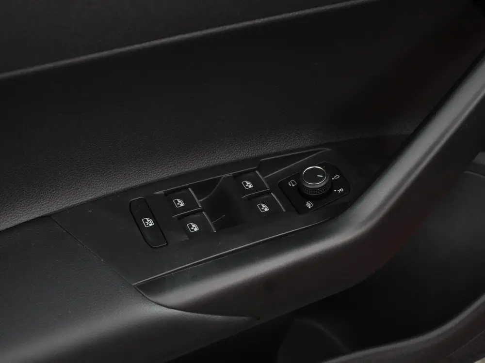Volkswagen Polo 1.0 TSI Life DSG Goal Navigatie Apple Carpla uit 2025, foto 17