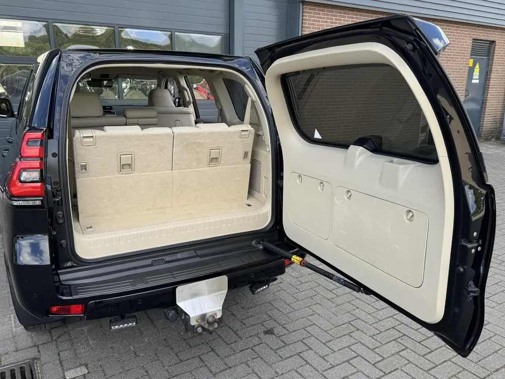 Toyota Land Cruiser 2.8 D-4D PROFESSIONAL 7-PERS I ORIGINEEL uit 2019, foto 18