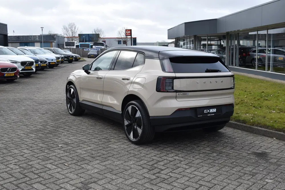 Volvo EX30 Extended Range Plus 272PK Europa 69 kWh uit 2026, foto 10