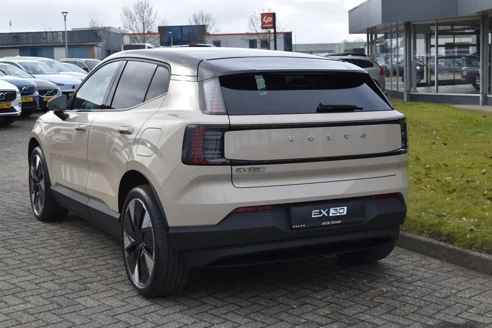 Volvo EX30 Extended Range Plus 272PK Europa 69 kWh uit 2026, foto 11