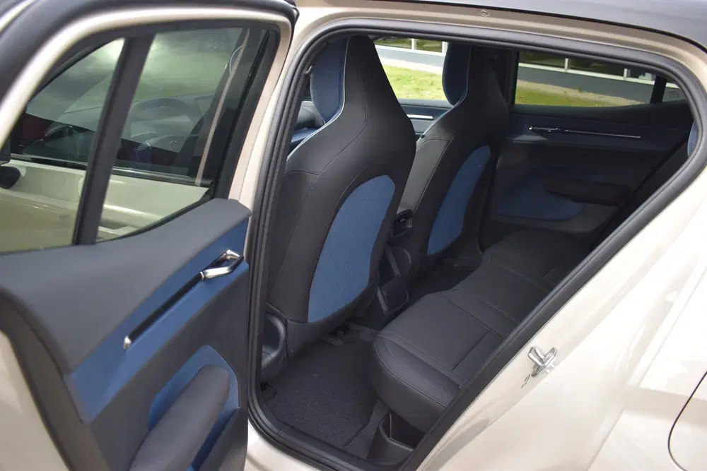 Volvo EX30 Extended Range Plus 272PK Europa 69 kWh uit 2026, foto 17