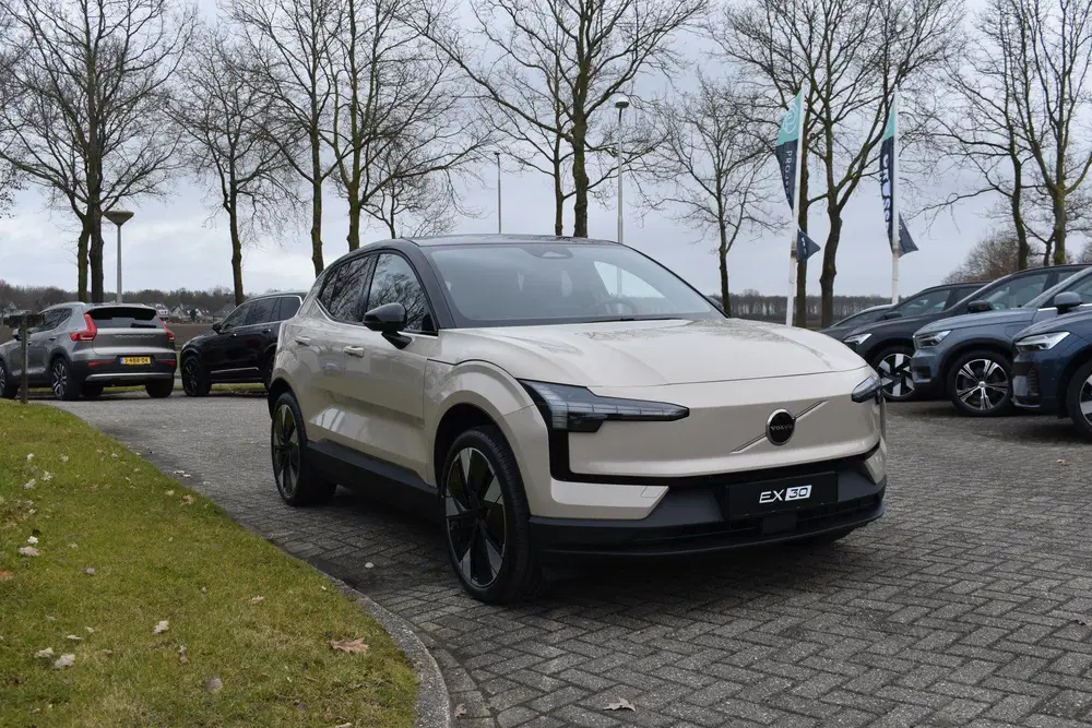 Volvo EX30 Extended Range Plus 272PK Europa 69 kWh uit 2026, foto 2
