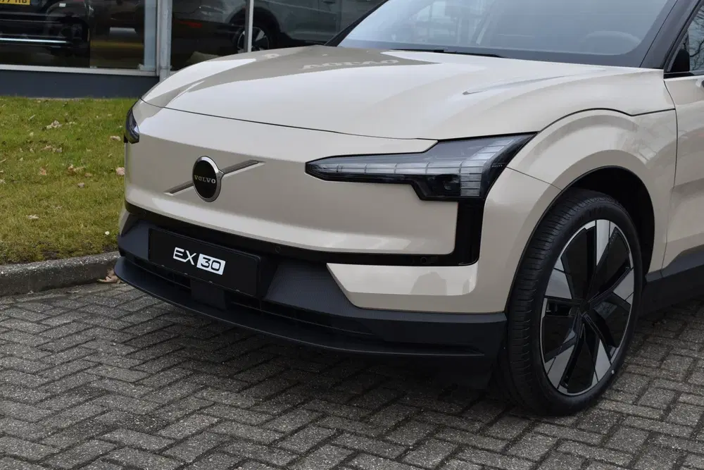 Volvo EX30 Extended Range Plus 272PK Europa 69 kWh uit 2026, foto 4