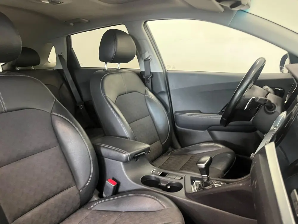 Kia Niro 1.6 GDi PHEV Pulse Schuifdak Navigatie App uit 2022, foto 9