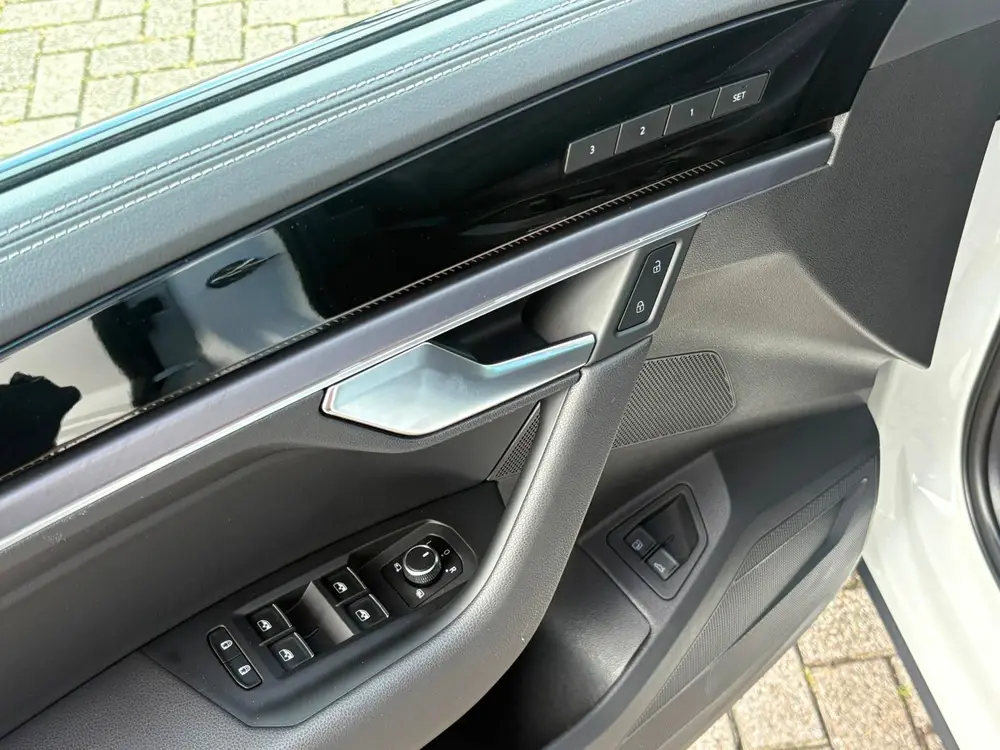 Volkswagen Touareg 3.0 TSi eHybrid 4MOTION R 462pk NW model uit 2024, foto 12