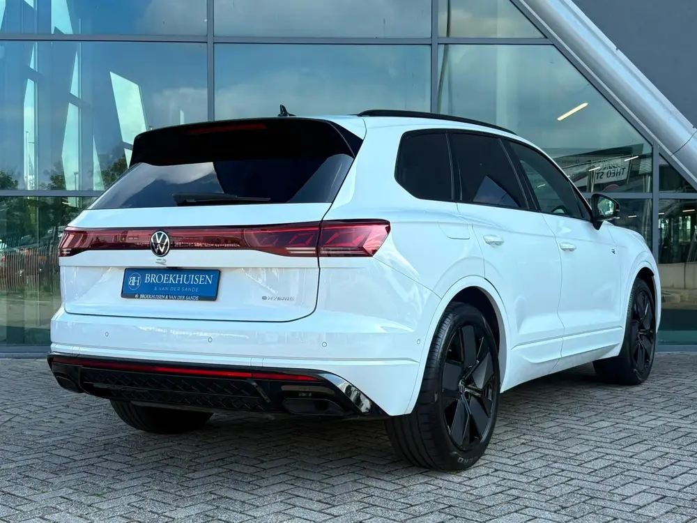 Volkswagen Touareg 3.0 TSi eHybrid 4MOTION R 462pk NW model uit 2024, foto 2