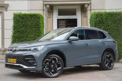 Volkswagen Tiguan 1.5 eHybrid R-Line Edition PANO | 360 CAM uit 2025