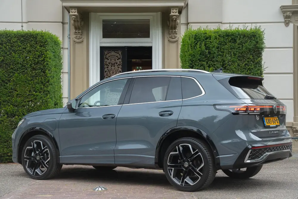 Volkswagen Tiguan 1.5 eHybrid R-Line Edition PANO | 360 CAM uit 2025, foto 2