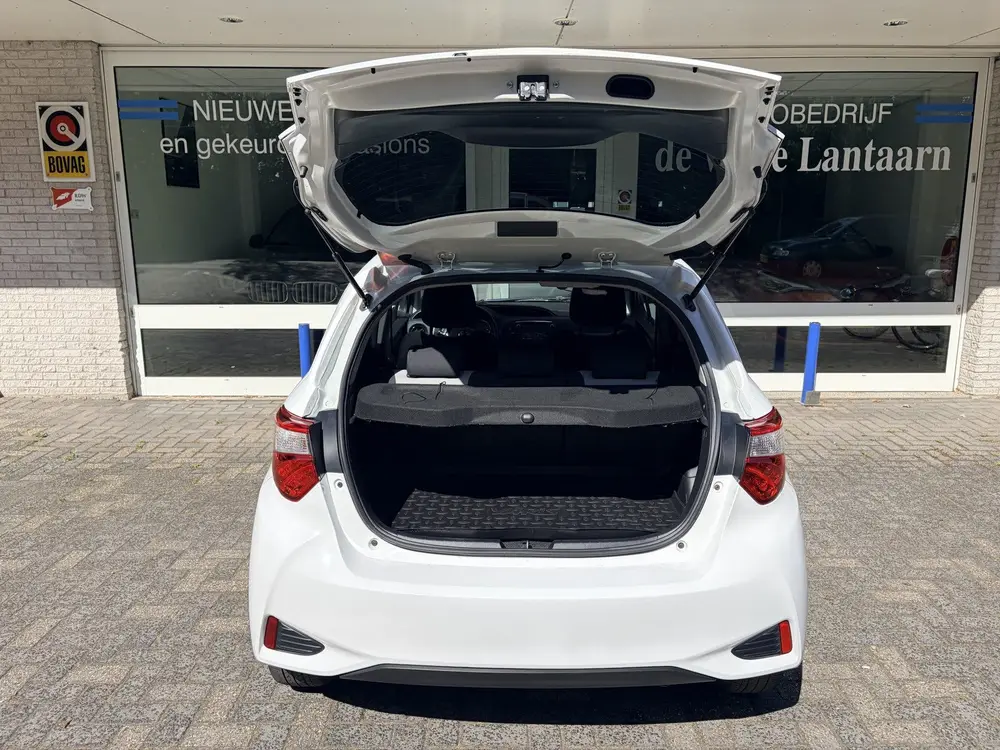 Toyota Yaris 1.5 VVT-i Dynamic Achteruitrij camera/Autom. ai uit 2019, foto 10