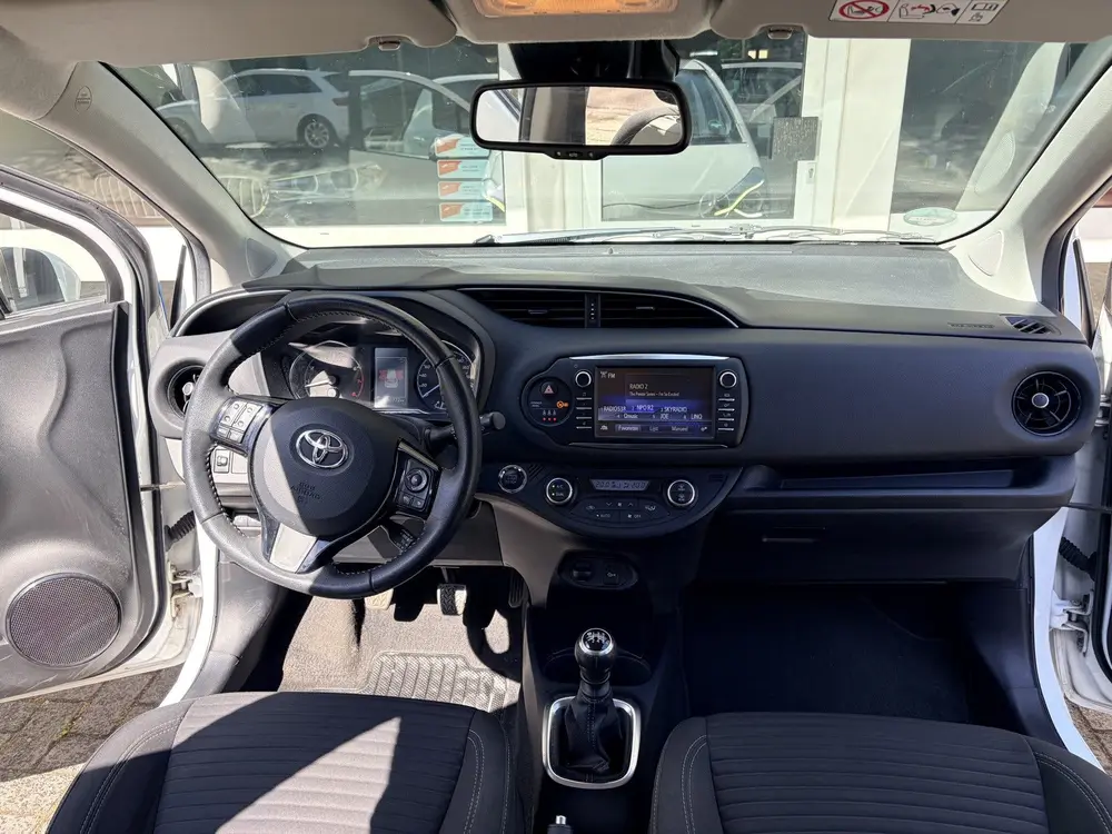 Toyota Yaris 1.5 VVT-i Dynamic Achteruitrij camera/Autom. ai uit 2019, foto 17