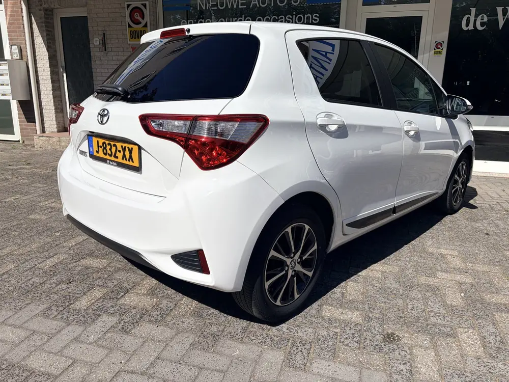 Toyota Yaris 1.5 VVT-i Dynamic Achteruitrij camera/Autom. ai uit 2019, foto 6
