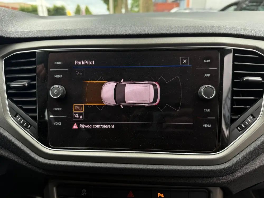 Volkswagen T-Roc 1.5 TSI Sport uit 2020, foto 19