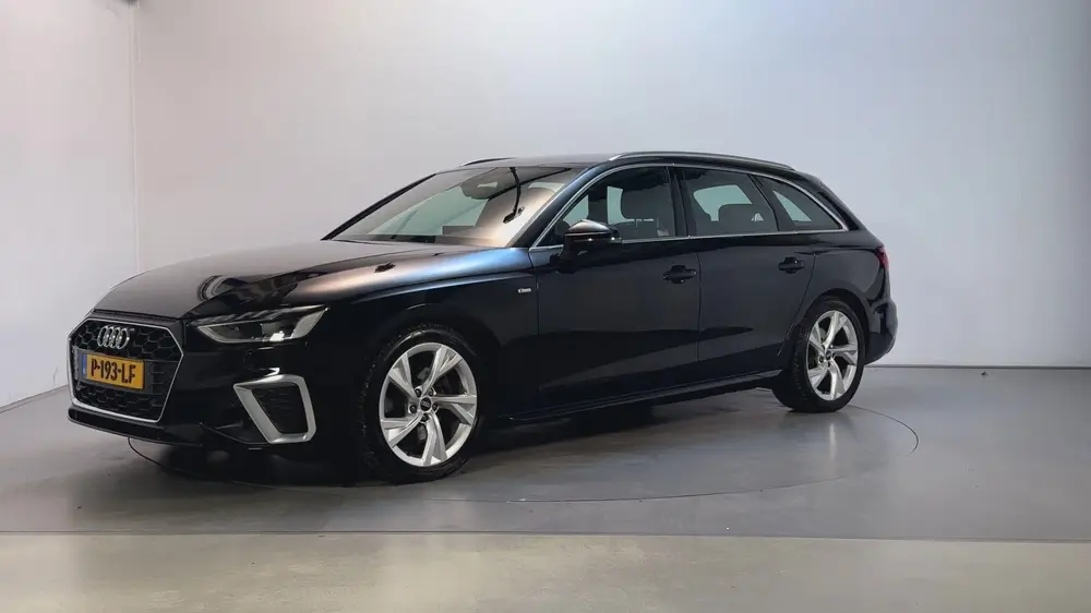 Audi A4 35 TFSI S Edition Competition LED Stoelver uit 2021, foto 8