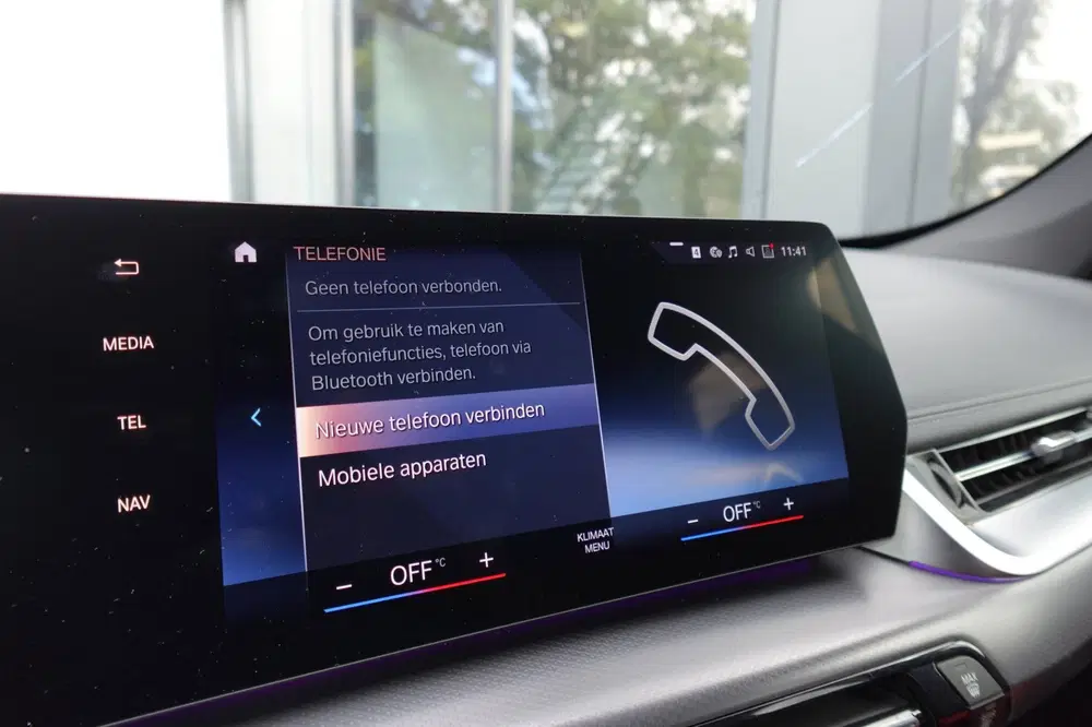 BMW X1 XDrive30e M-PAKKET PANO HUD 360 uit 2023, foto 13