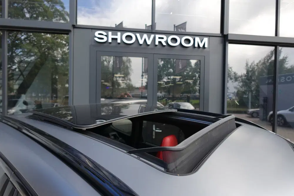 BMW X1 XDrive30e M-PAKKET PANO HUD 360 uit 2023, foto 8