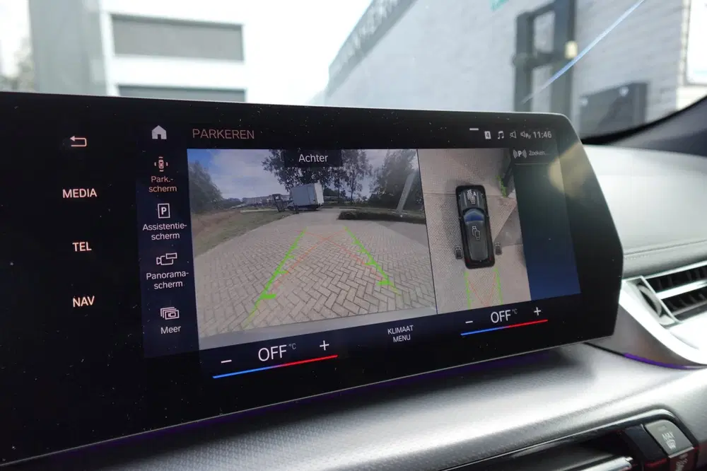BMW X1 XDrive30e M-PAKKET PANO HUD 360 uit 2023, foto 9