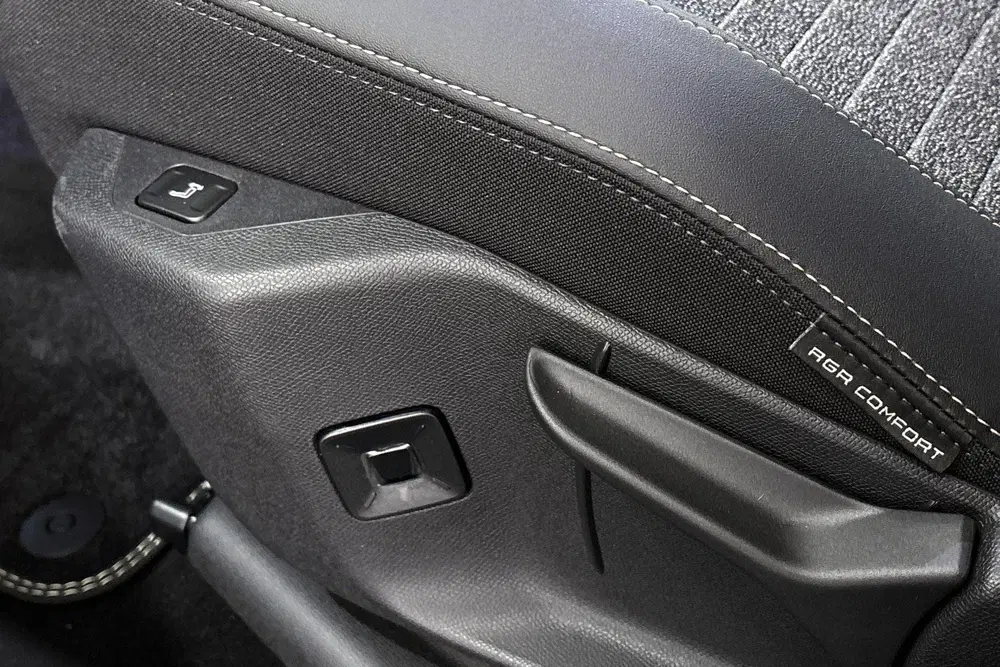 Peugeot 5008 1.6 Plug-in Hybrid 195 Allure 7p Stoelverw uit 2026, foto 19
