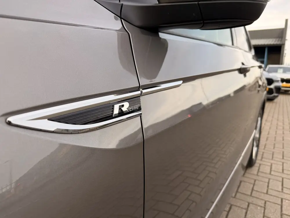 Volkswagen T-Cross 1.0 TSI R-Line | VC | ACC | DAB | Trekhaa uit 2019, foto 7