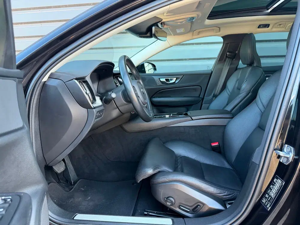 Volvo V60 2.0 T8 Recharge AWD Inscription Plug in hy uit 2020, foto 14