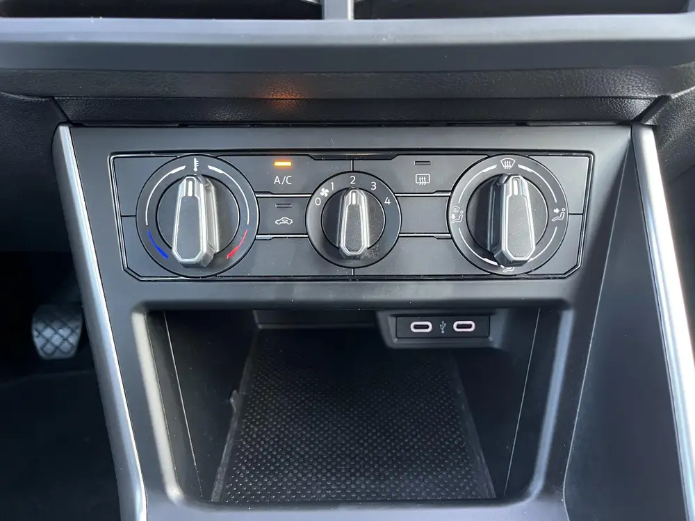 Volkswagen Polo 1.0 TSI Life / LED / Car-Play uit 2021, foto 17