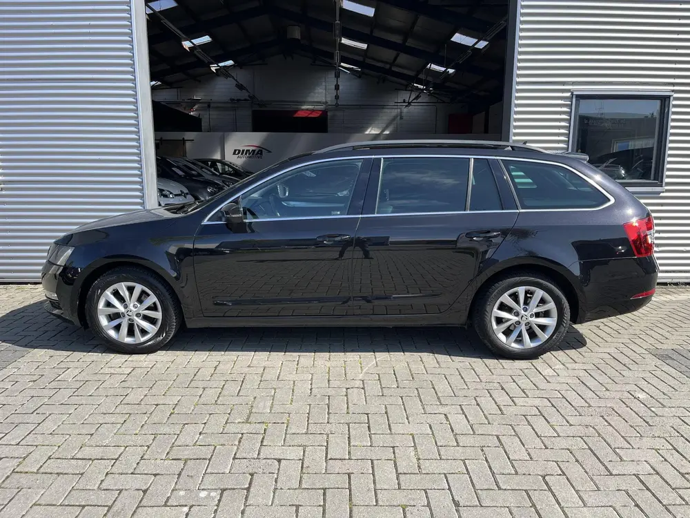 Skoda Octavia 1.0 TSI Greentech Ambition Business Trek uit 2019, foto 2