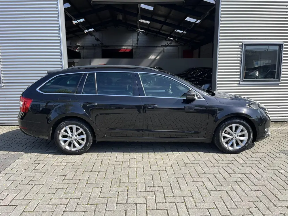 Skoda Octavia 1.0 TSI Greentech Ambition Business Trek uit 2019, foto 5