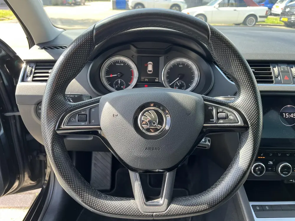 Skoda Octavia 1.0 TSI Greentech Ambition Business Trek uit 2019, foto 9