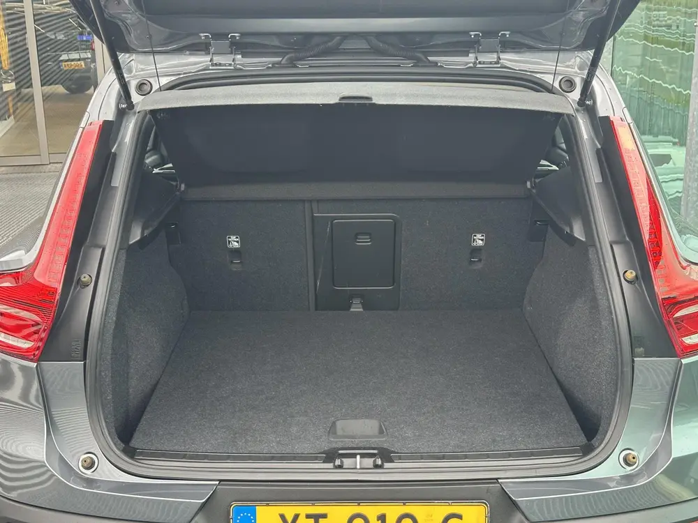 Volvo XC40 2.0 T4 Momentum 4 cilinder Automaat, Driver assis uit 2019, foto 10