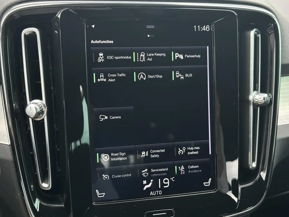 Volvo XC40 2.0 T4 Momentum 4 cilinder Automaat, Driver assis uit 2019, foto 18
