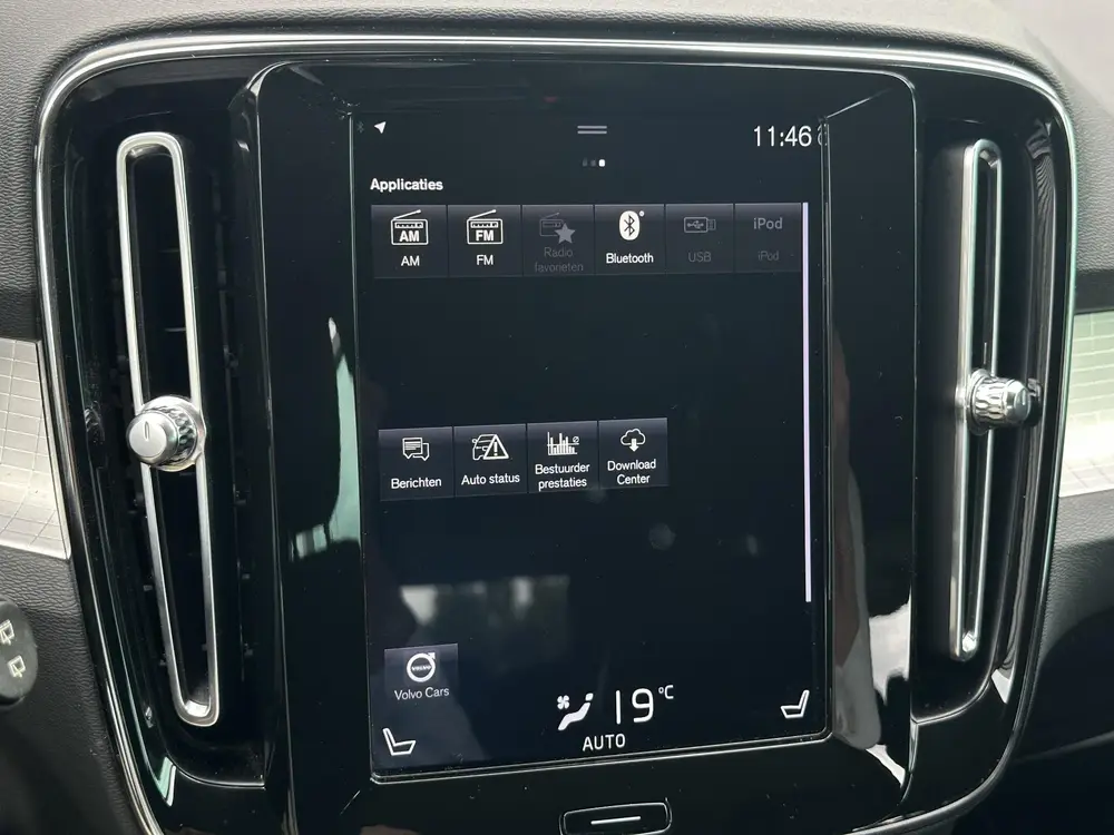 Volvo XC40 2.0 T4 Momentum 4 cilinder Automaat, Driver assis uit 2019, foto 19