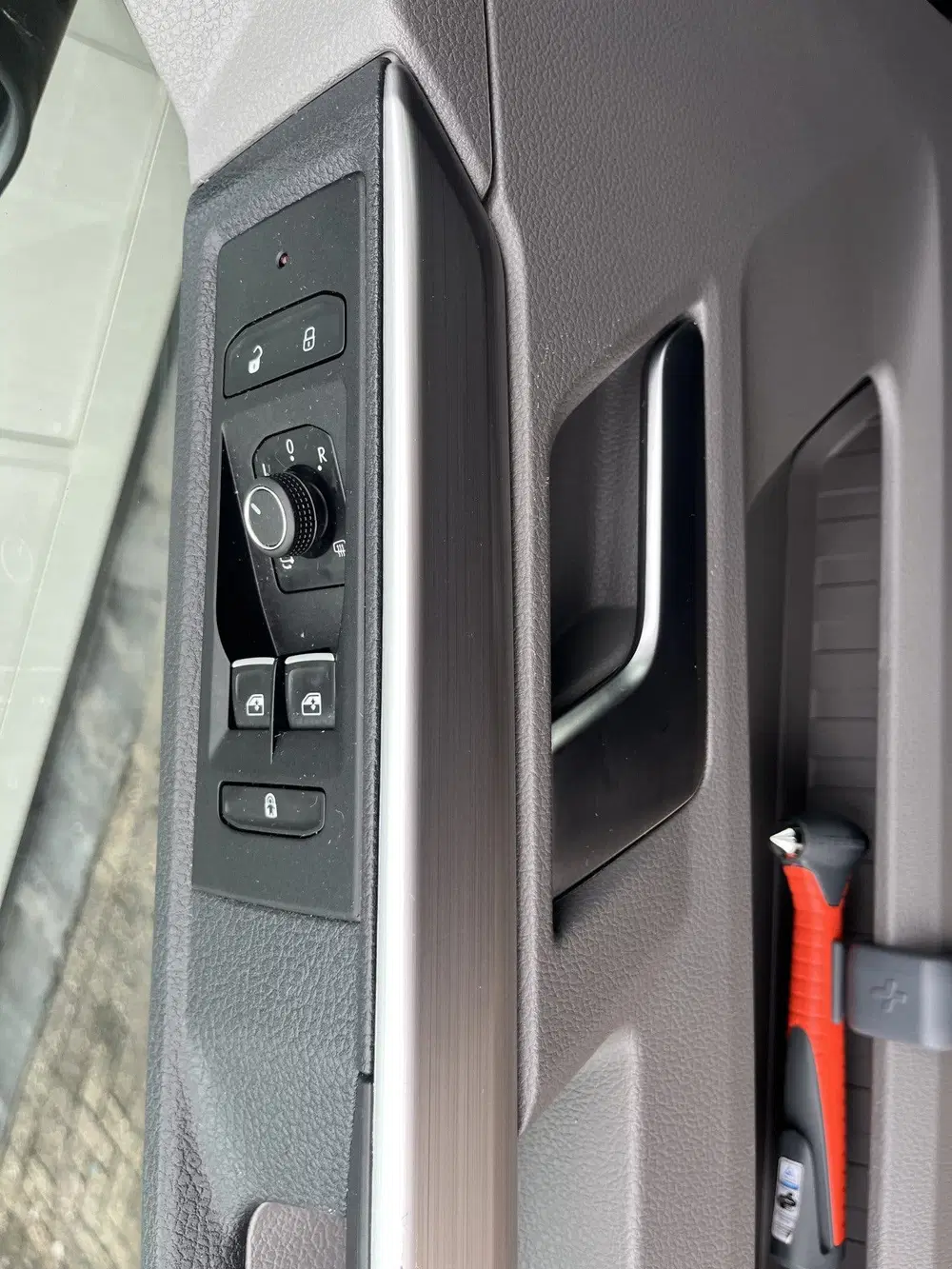 Volkswagen Transporter 2.0 TDI L2H1 DC 150pk Airco Cruise co uit 2023, foto 9