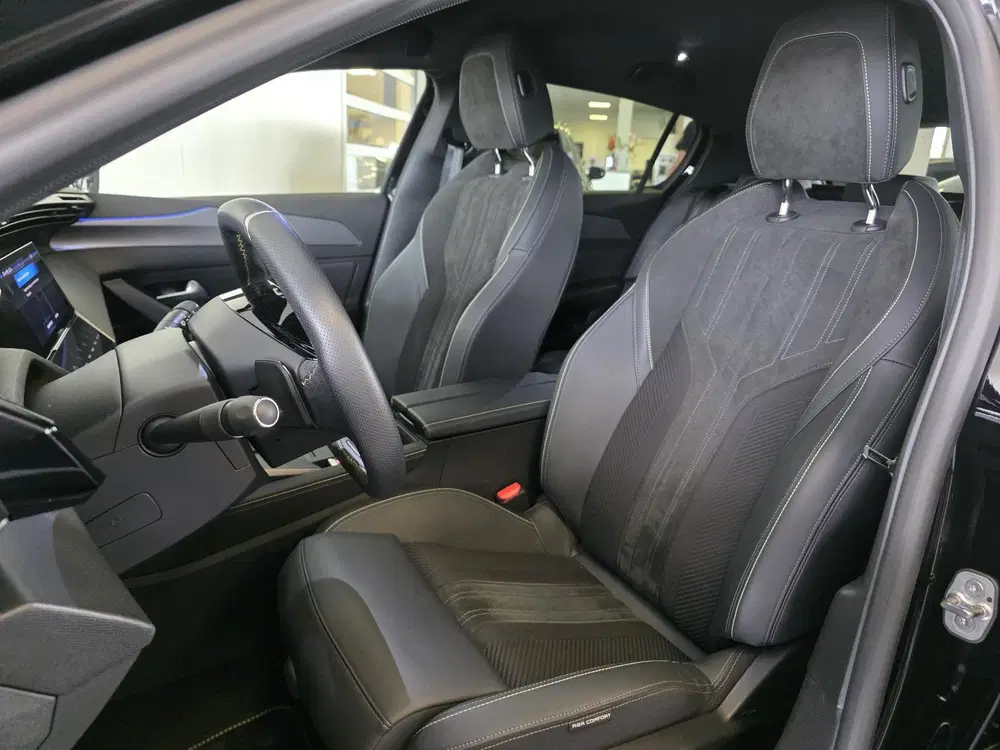 Peugeot 308 1.6 Plug-in Hybrid 180 GT uit 2024, foto 10