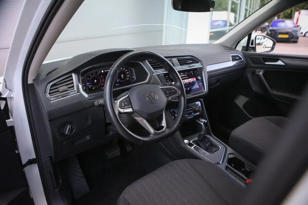 Volkswagen Tiguan Allspace 1.5 TSI Elegance 7p. (bj 2021) uit 2021, foto 3