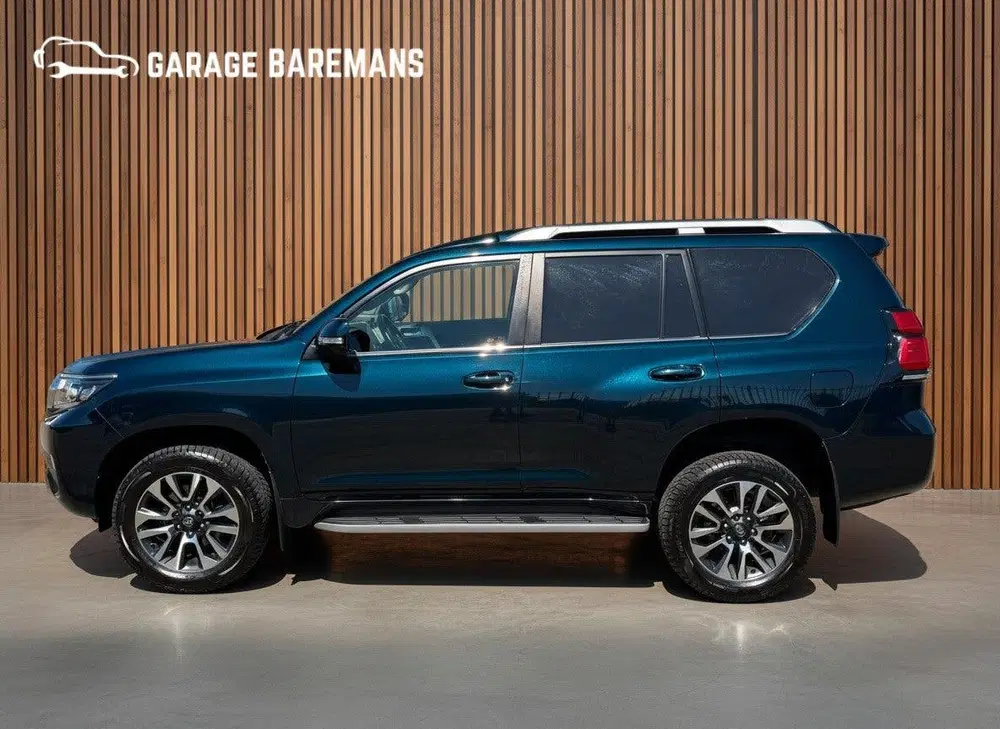 Toyota Land Cruiser 2.8 D-4D-F Professional High Roof Bl uit 2022, foto 2