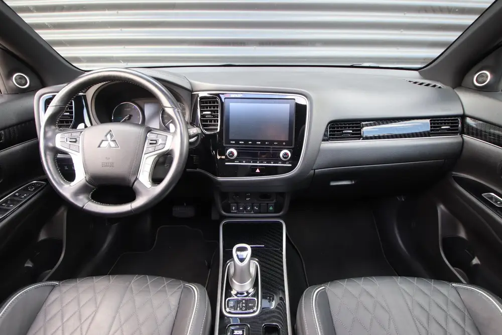 Mitsubishi Outlander 2.4 PHEV Instyle Opendak uit 2021, foto 4