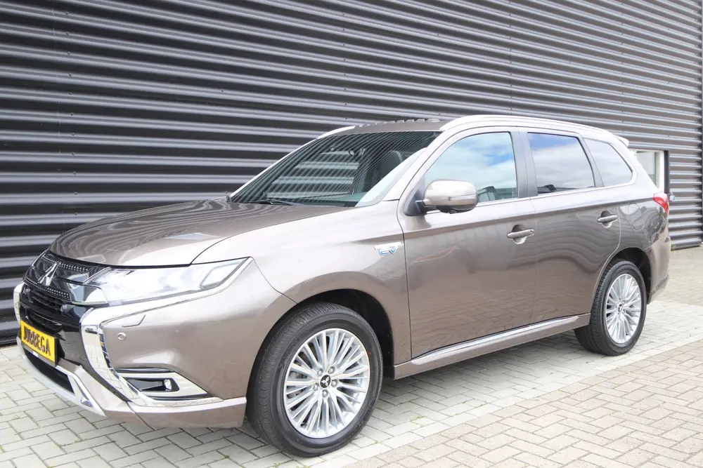 Mitsubishi Outlander 2.4 PHEV Instyle Leder uit 2021, foto 19